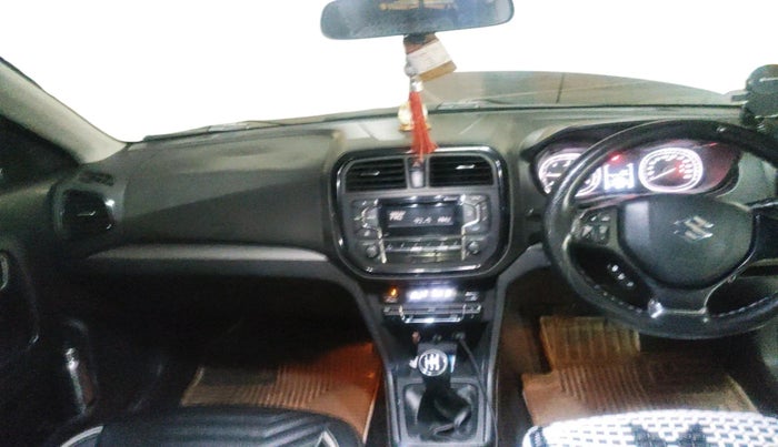 2018 Maruti Vitara Brezza ZDI, Diesel, Manual, 1,27,554 km, interior
