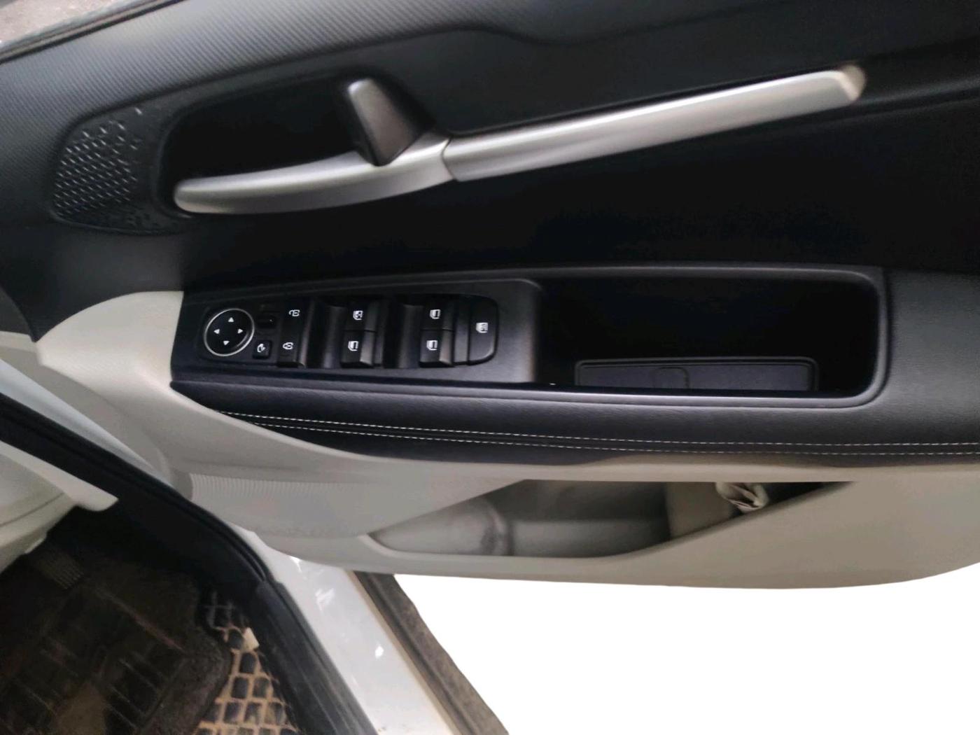2022 KIA SONET HTX 1.0 DCT, Petrol, Automatic, 33,226 km, interior