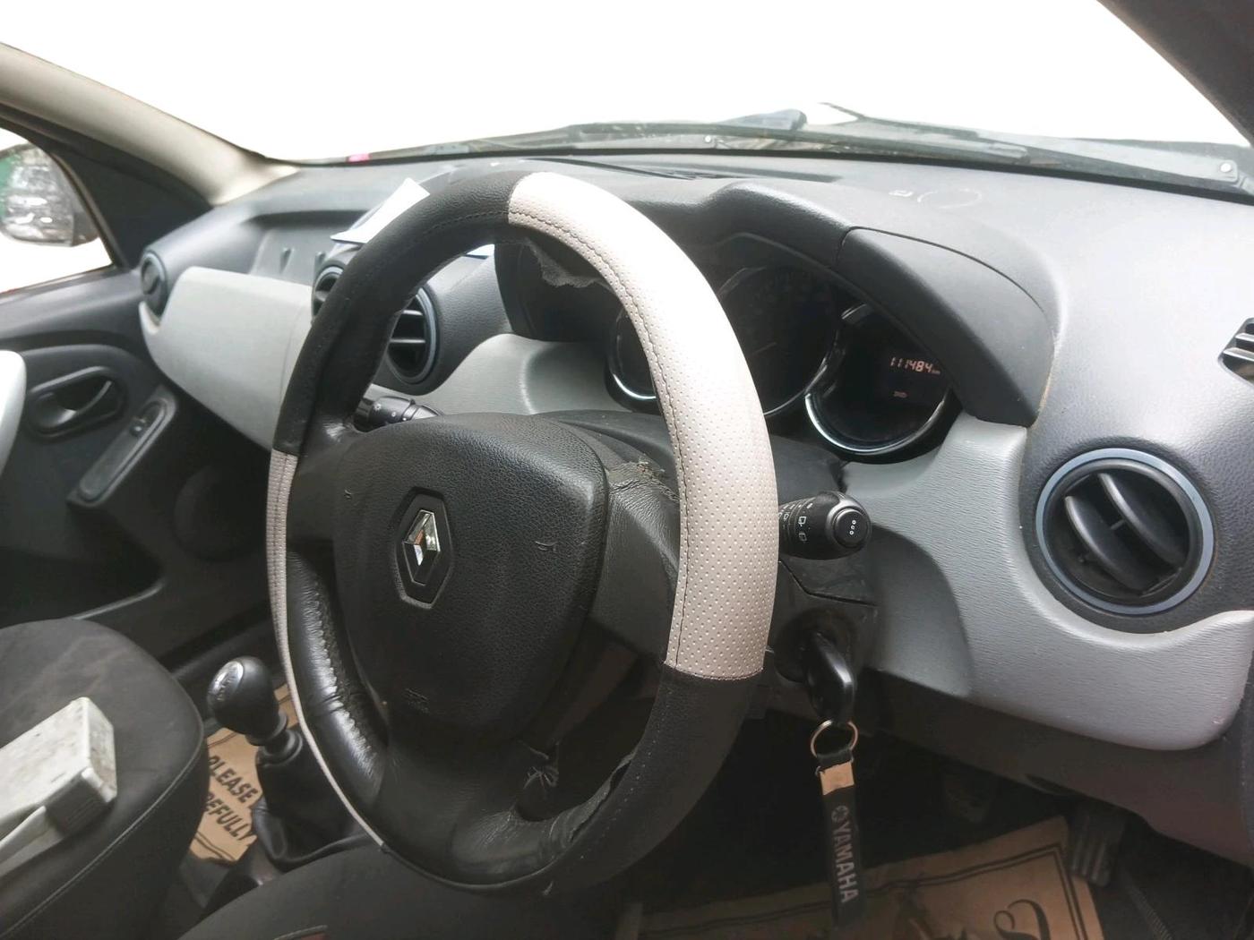 2014 Renault Duster 110 PS RXL 4X4 MT DIESEL, Diesel, Manual, 1,11,484 km, interior
