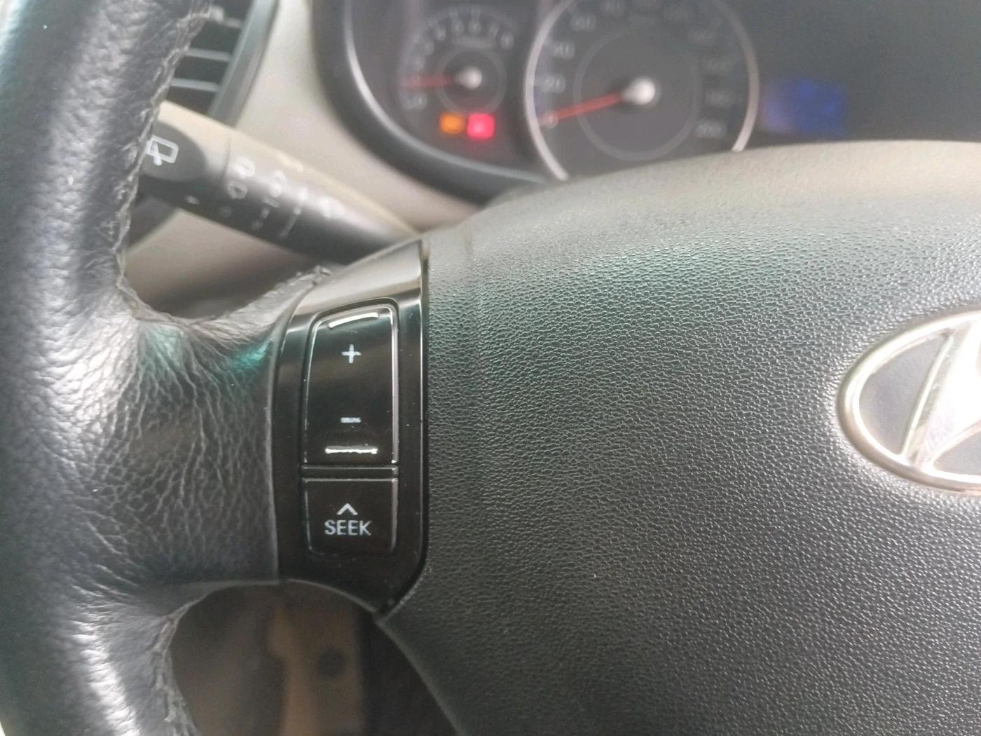 2011 Hyundai i10 ASTA 1.2 AT SUNROOF, Petrol, Automatic, 90,718 km, interior