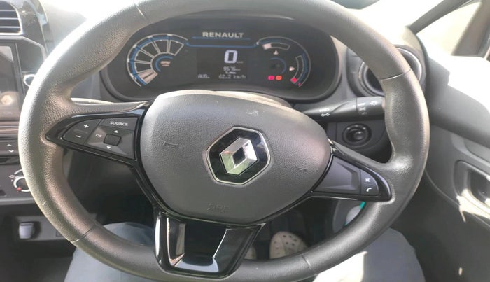 2023 Renault Kwid RXT 1.0, Petrol, Manual, 4,25,000 km, interior