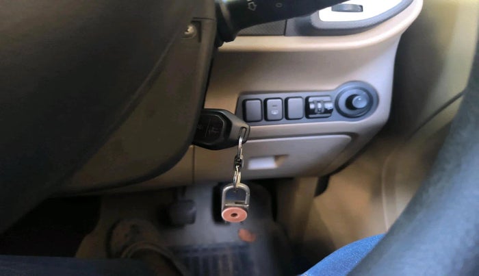 2016 Mahindra TUV300 T8 AMT, Diesel, Automatic, 47,100 km, interior