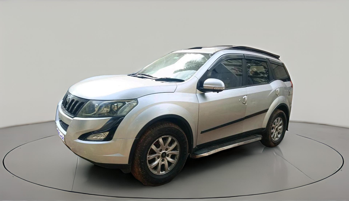 2015 Mahindra XUV500 W8, Diesel, Manual, 1,25,349 km, exterior