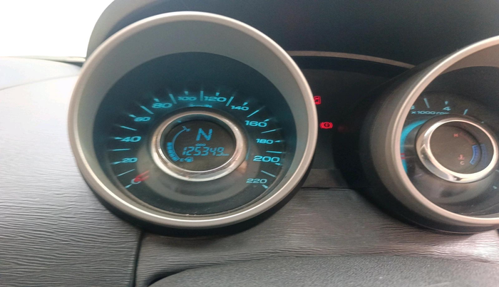 2015 Mahindra XUV500 W8, Diesel, Manual, 1,25,349 km, interior