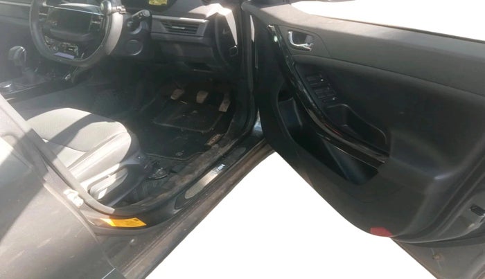 2023 Tata NEXON FEARLESS + SUNROOF DUAL TONE 1.2 PETROL, Petrol, Manual, 12,767 km, interior