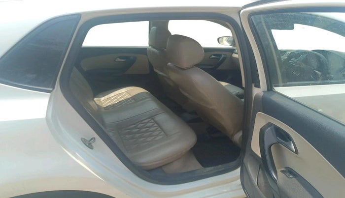 2013 Volkswagen Polo HIGHLINE DIESEL, Diesel, Manual, 1,38,439 km, interior