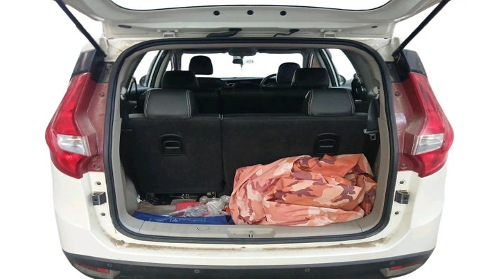 2023 Mahindra MARAZZO M 6 + 8 STR, Diesel, Manual, 29,189 km, exterior