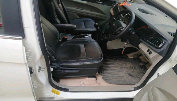 2023 Mahindra MARAZZO M 6 + 8 STR, Diesel, Manual, 29,189 km, interior