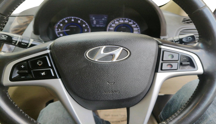 2014 Hyundai Verna FLUIDIC 1.6 VTVT SX OPT, Petrol, Manual, 85,121 km, interior