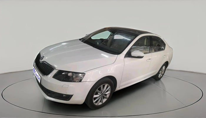 2015 Skoda Octavia ELEGANCE 2.0 TDI AT, Diesel, Automatic, 1,09,290 km, exterior