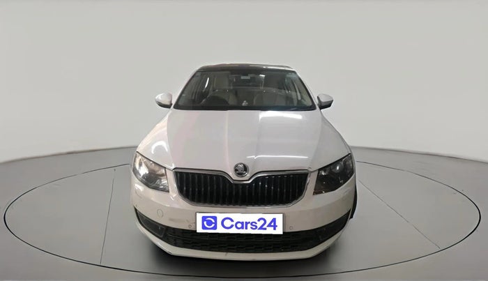 2015 Skoda Octavia ELEGANCE 2.0 TDI AT, Diesel, Automatic, 1,09,290 km, exterior