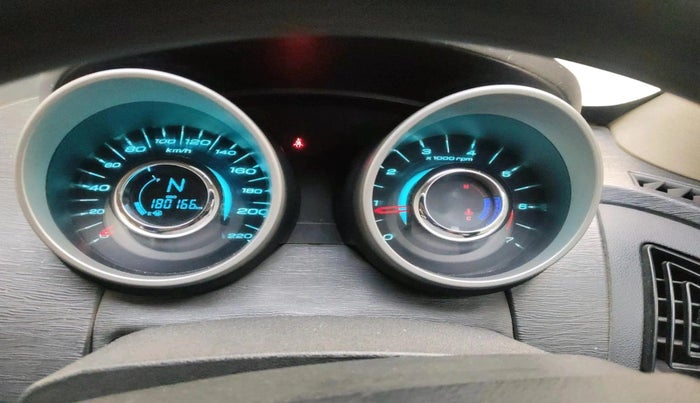 2016 Mahindra XUV500 W6, Diesel, Manual, 1,80,166 km, interior