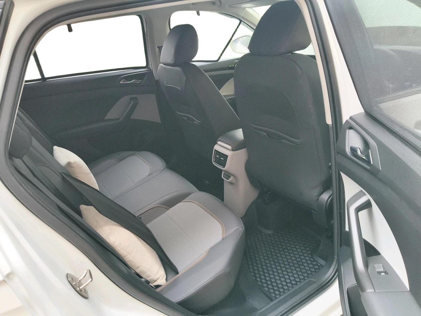 2023 Skoda KUSHAQ STYLE 1.0L TSI AT (6 AIRBAGS), Petrol, Automatic, 13,892 km, interior