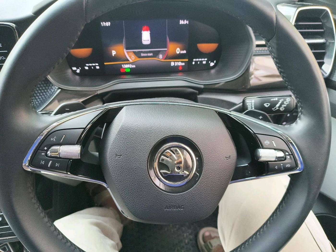 2023 Skoda KUSHAQ STYLE 1.0L TSI AT (6 AIRBAGS), Petrol, Automatic, 13,892 km, interior