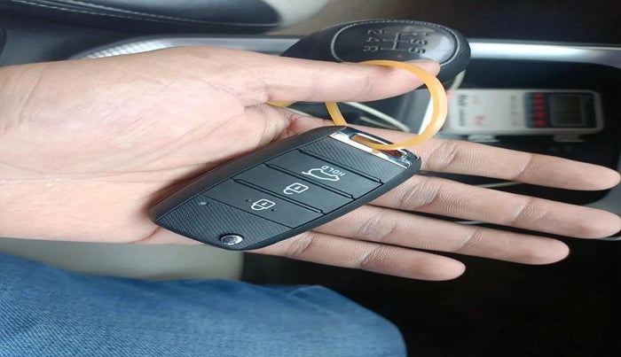 2020 KIA SONET HTK PLUS 1.2, Petrol, Manual, 86,166 km, interior