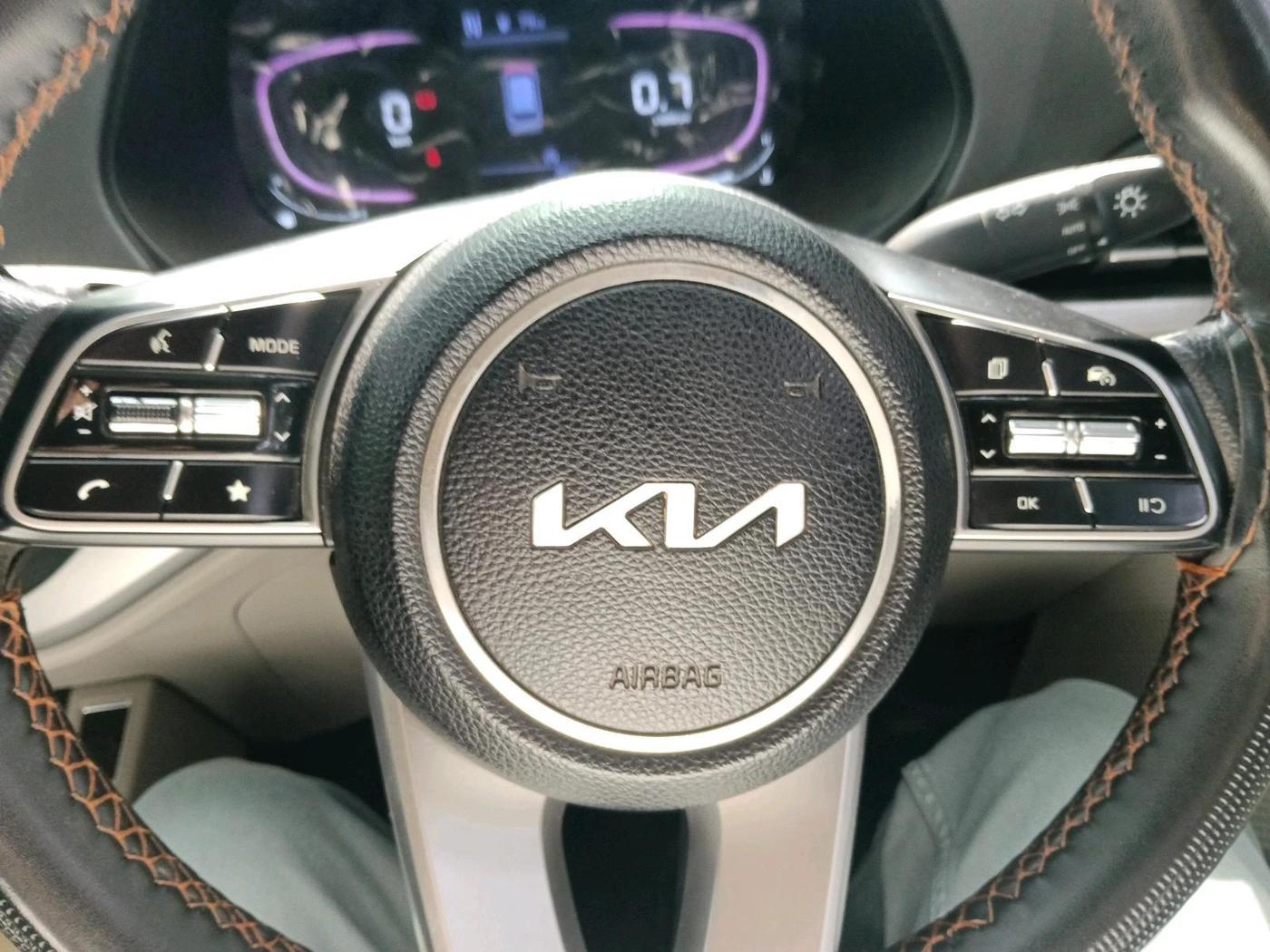 2024 KIA CARENS PRESTIGE PLUS 1.5 PETROL IMT 7 STR, Petrol, Manual, 38,938 km, interior