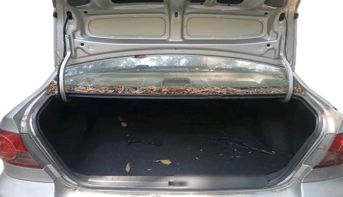 2006 Toyota Corolla H2 E 1.8, Petrol, Manual, 1,29,188 km, exterior