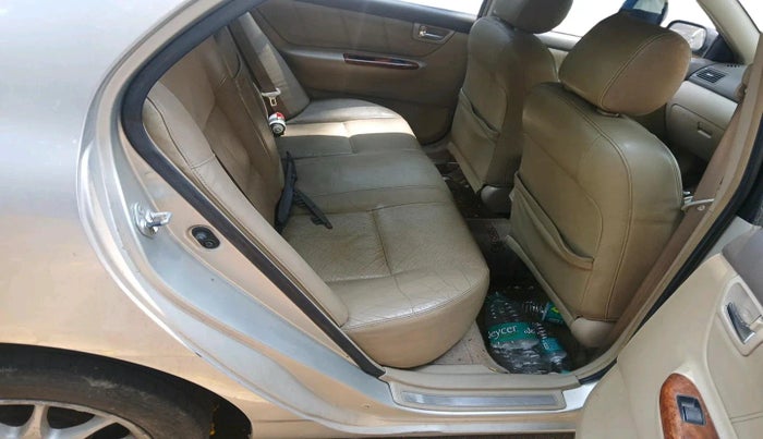 2006 Toyota Corolla H2 E 1.8, Petrol, Manual, 1,29,188 km, interior