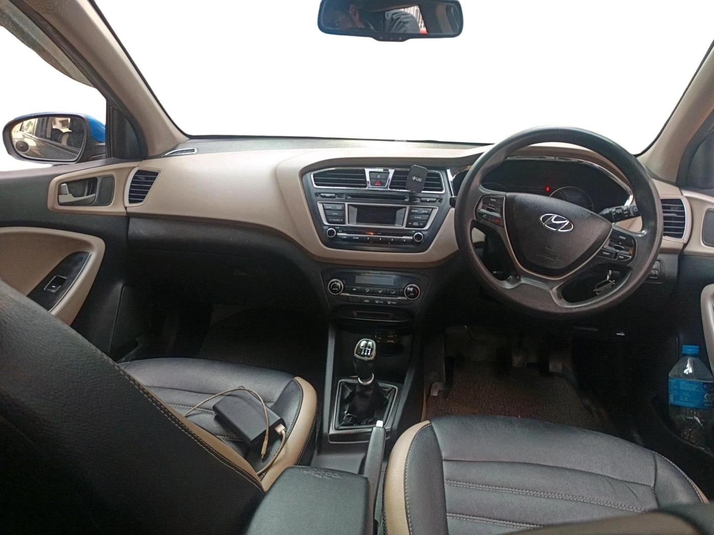 2015 Hyundai Elite i20 SPORTZ 1.4 CRDI, Diesel, Manual, 1,76,107 km, interior