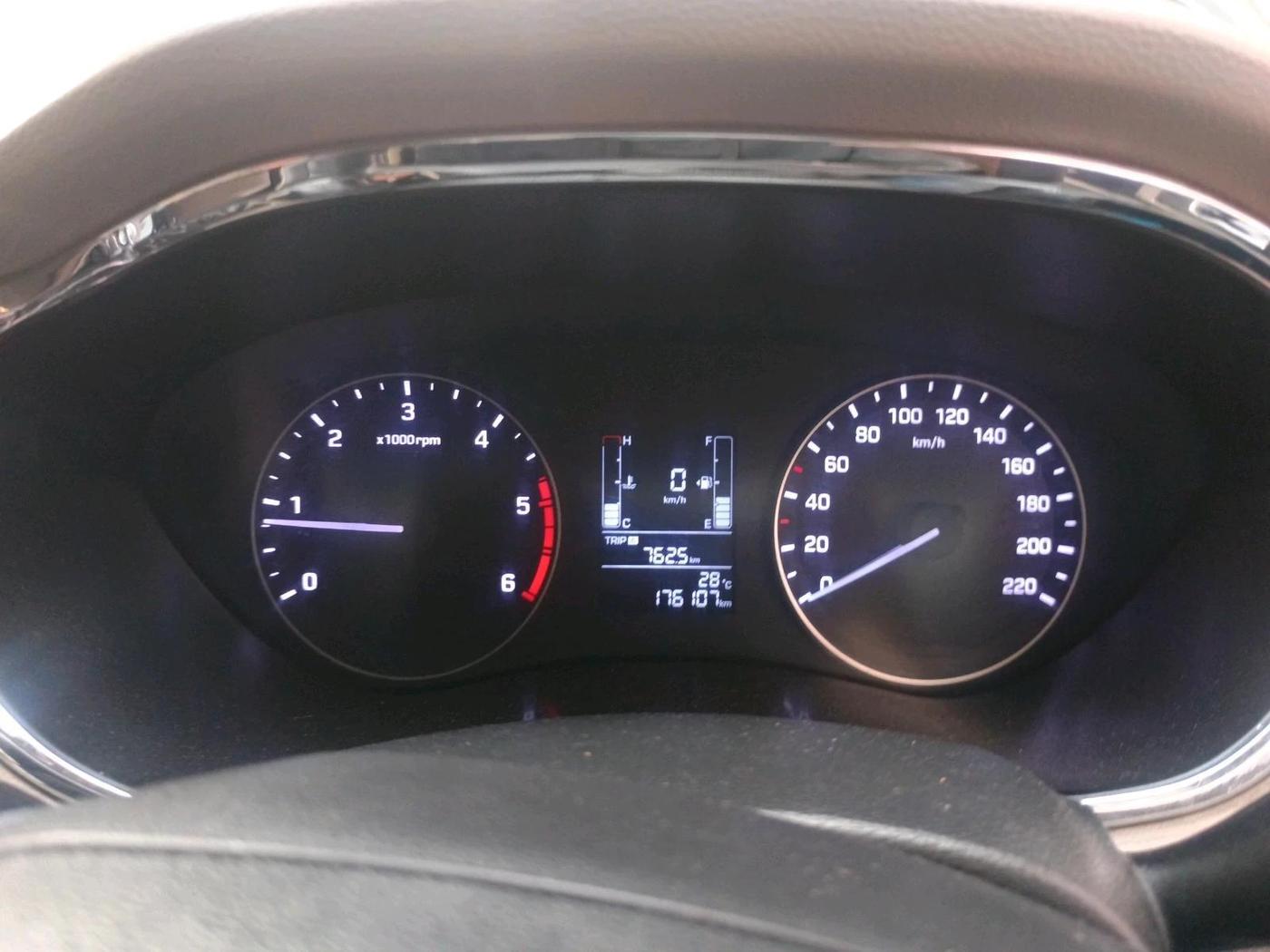 2015 Hyundai Elite i20 SPORTZ 1.4 CRDI, Diesel, Manual, 1,76,107 km, interior