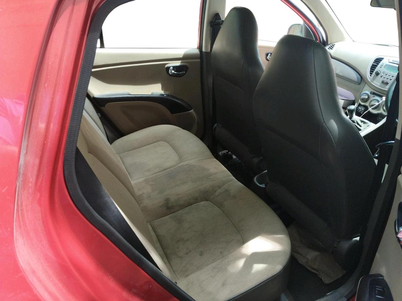 2011 Hyundai i10 SPORTZ 1.2, Petrol, Manual, 1,29,649 km, interior