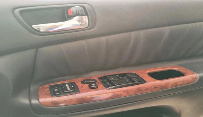 2003 Toyota Camry V1, Petrol, Manual, 2,48,841 km, interior