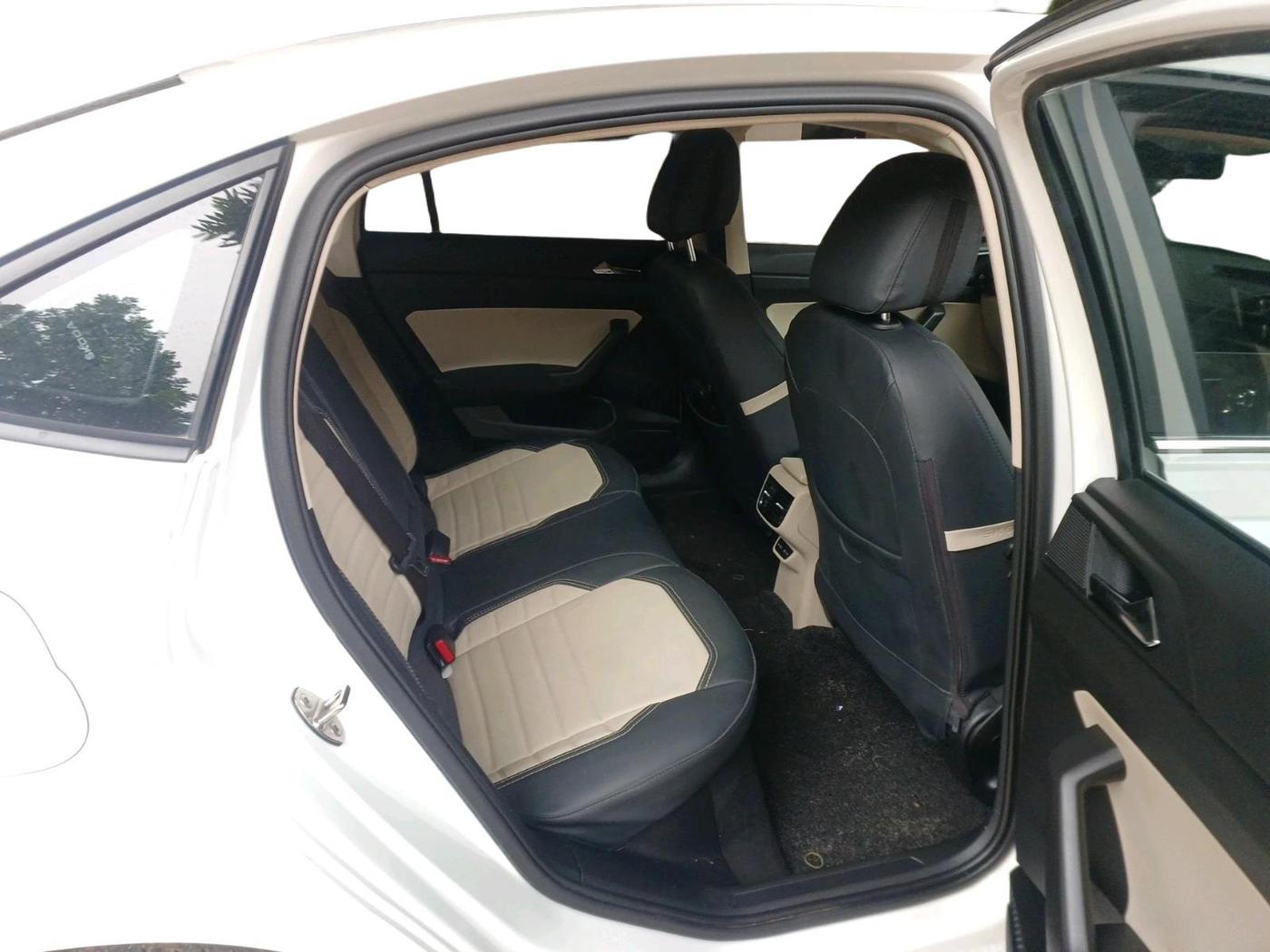 2023 Skoda SLAVIA Ambition 1.5L TSI, Petrol, Manual, 8,847 km, interior