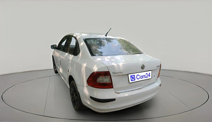 2014 Skoda Rapid 1.5 TDI CR ELEGANCE PLUS, Diesel, Manual, 1,11,628 km, exterior