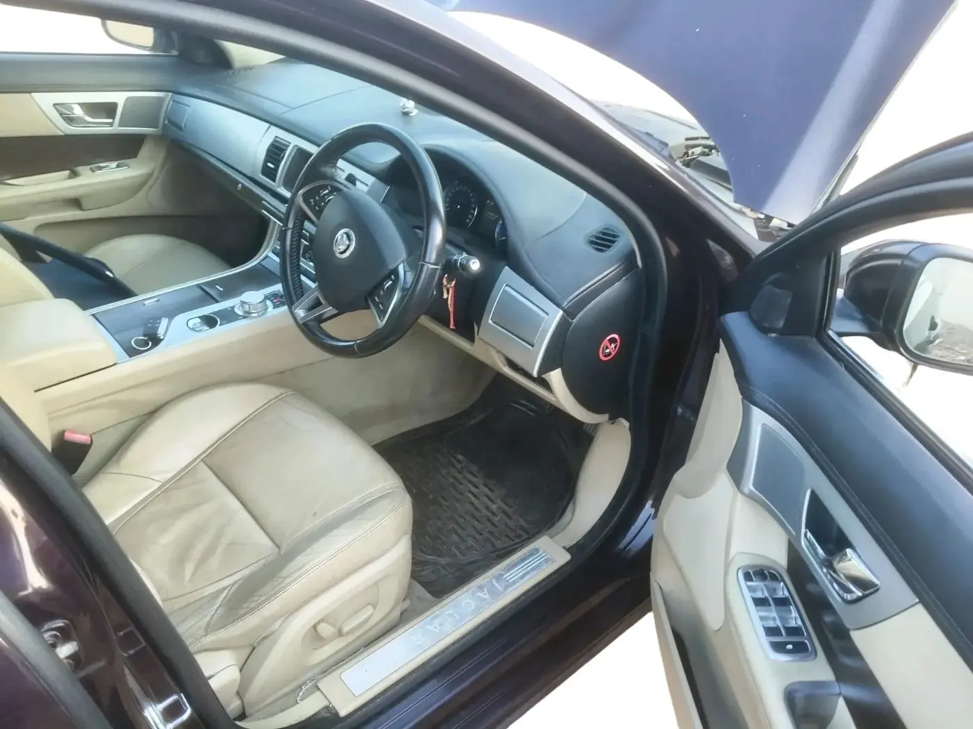 2013 Jaguar XF 2.2 DIESEL, Diesel, Automatic, 19,417 km, interior