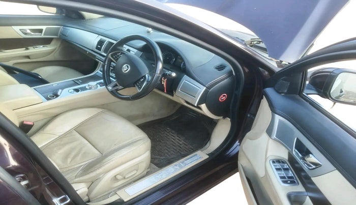 2013 Jaguar XF 2.2 DIESEL, Diesel, Automatic, 19,417 km, interior