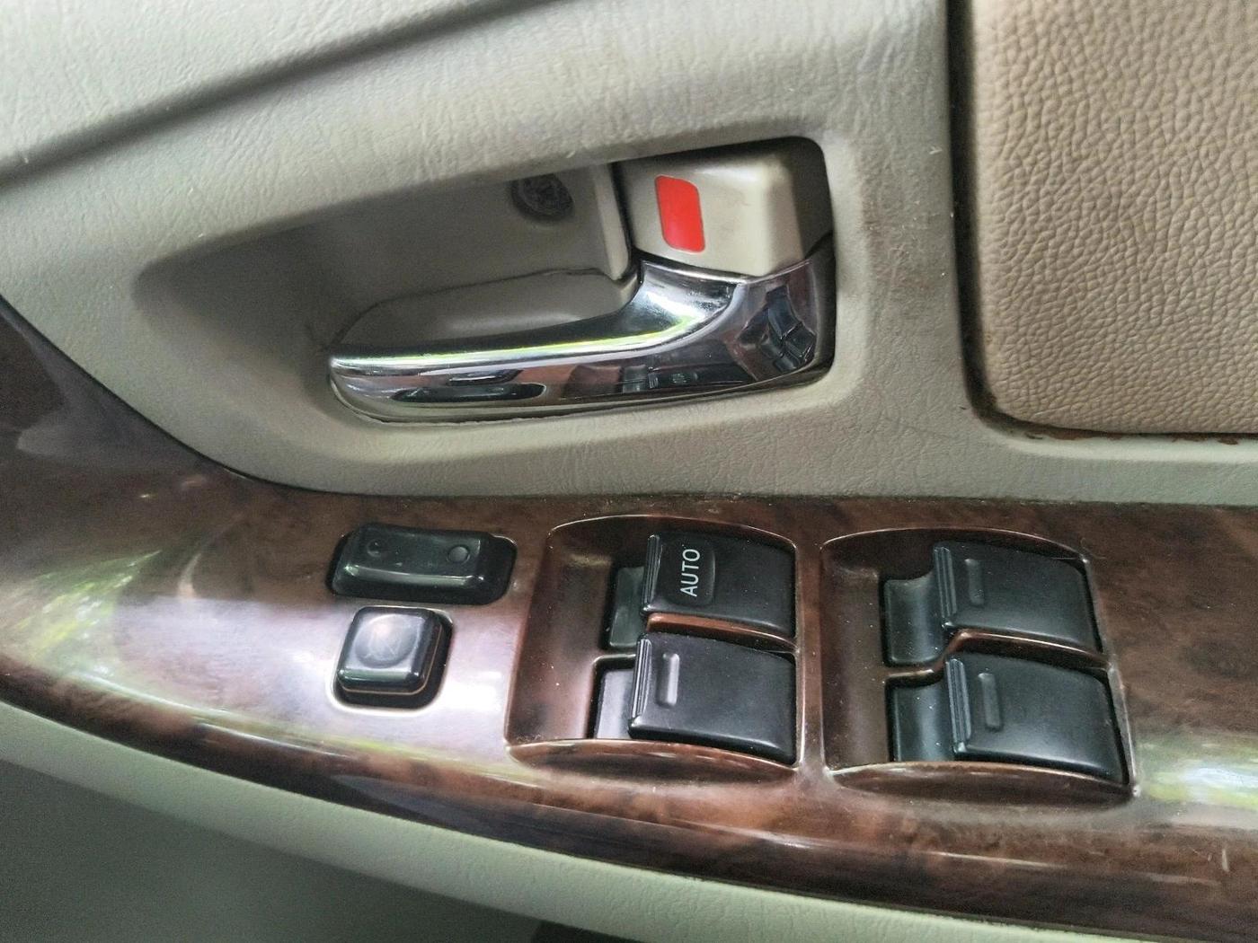 2012 Toyota Innova VX 2.5 7 STR, Diesel, Manual, 1,95,854 km, interior