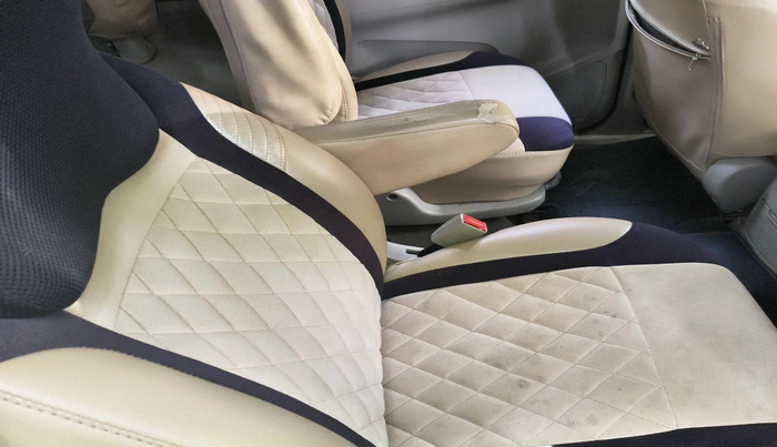 2012 Toyota Innova VX 2.5 7 STR, Diesel, Manual, 1,95,854 km, interior
