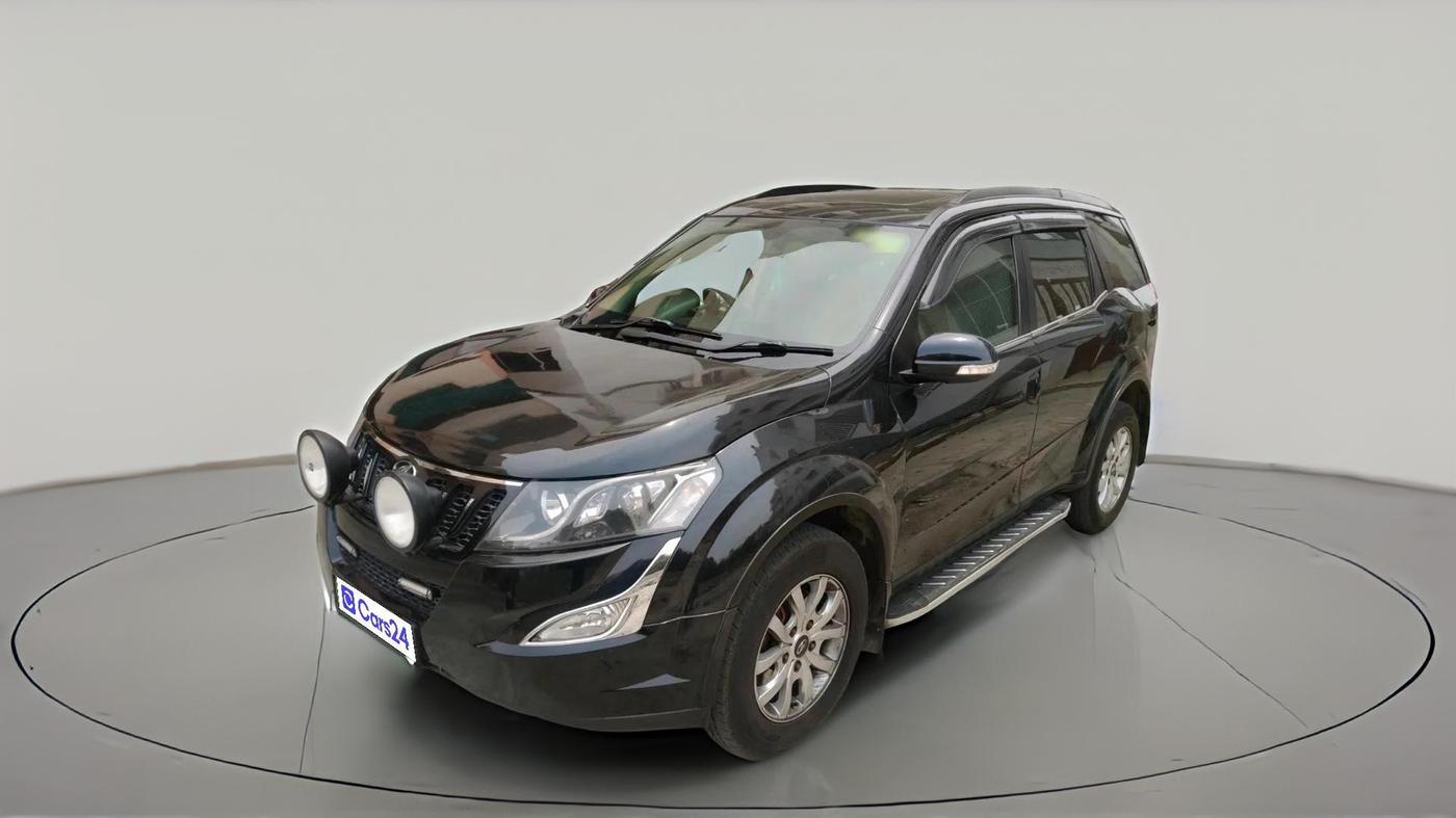 2016 Mahindra XUV500 W10 AT, Diesel, Automatic, 88,917 km, exterior
