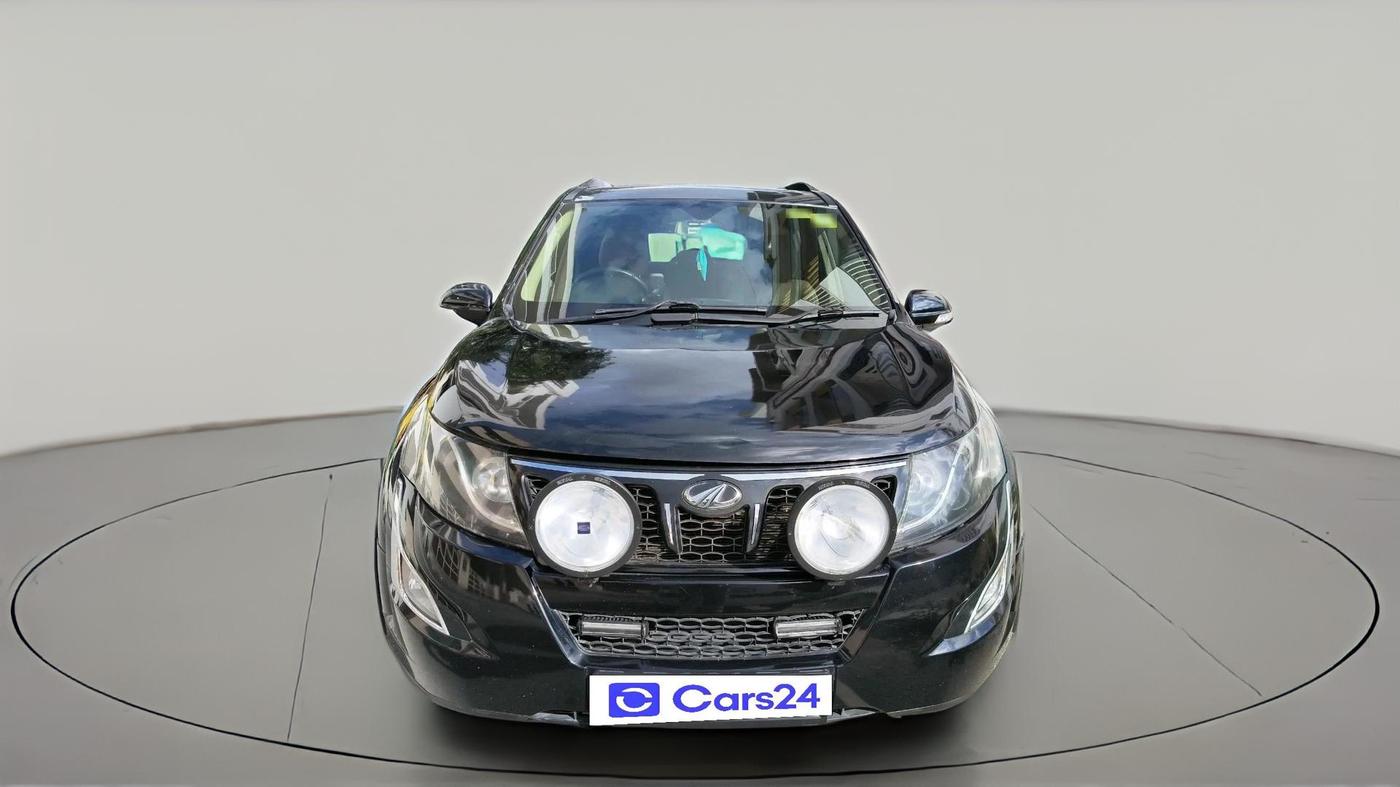2016 Mahindra XUV500 W10 AT, Diesel, Automatic, 88,917 km, exterior