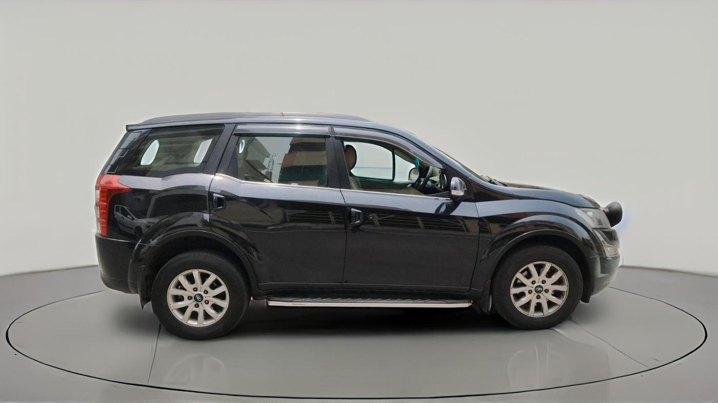 2016 Mahindra XUV500 W10 AT, Diesel, Automatic, 88,917 km, exterior