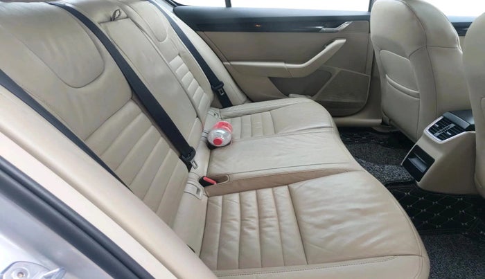 2017 Skoda Octavia 2.0 TDI CR STYLE PLUS AT, Diesel, Automatic, 1,47,273 km, interior