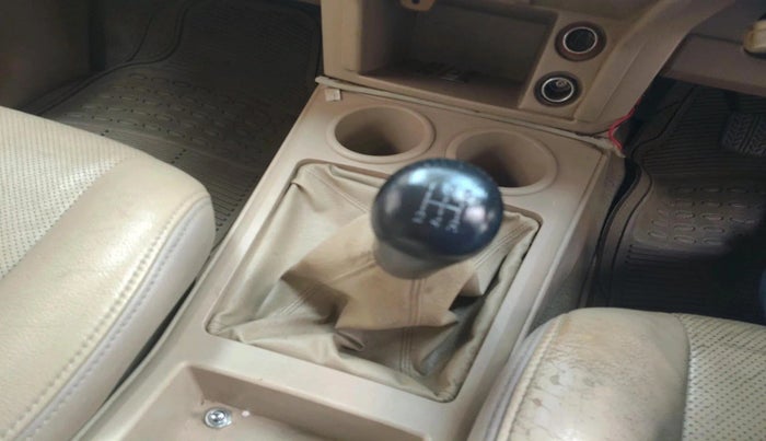 2010 Ford Endeavour 2.5L 4X2 MT, Diesel, Manual, 1,19,172 km, interior