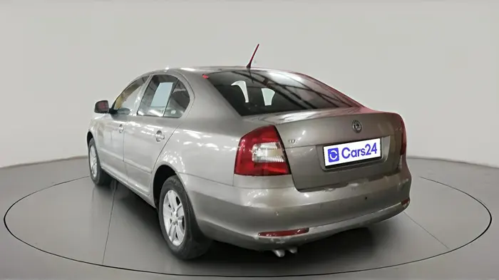 2012 Skoda Superb 2.0 TDI PD, Diesel, Manual, 1,20,824 km, exterior