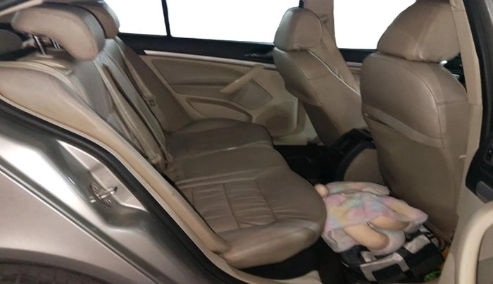 2012 Skoda Superb 2.0 TDI PD, Diesel, Manual, 1,20,824 km, interior