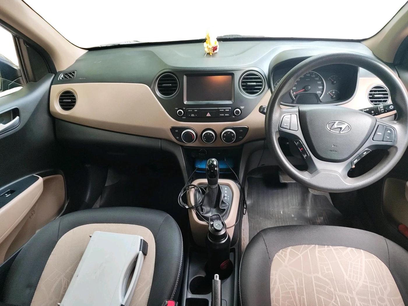 2017 Hyundai Grand i10 SPORTZ (O) AT 1.2 KAPPA VTVT, Petrol, Automatic, 45,789 km, interior
