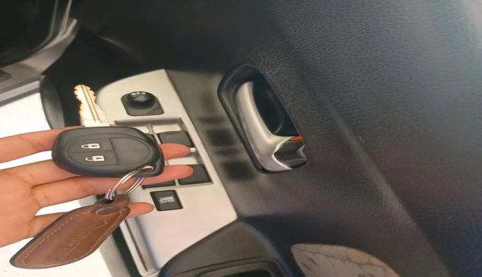 2013 Maruti Wagon R 1.0 VXI, Petrol, Manual, 71,191 km, interior