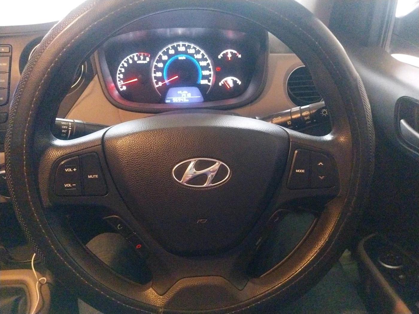 2015 Hyundai Grand i10 SPORTZ 1.2 KAPPA VTVT, Petrol, Manual, 96,943 km, interior