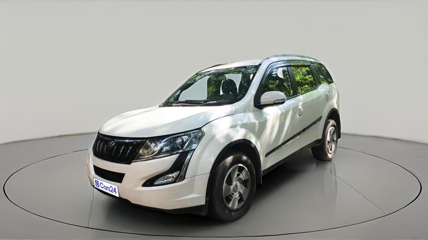 2017 Mahindra XUV500 W6, Diesel, Manual, 98,338 km, exterior
