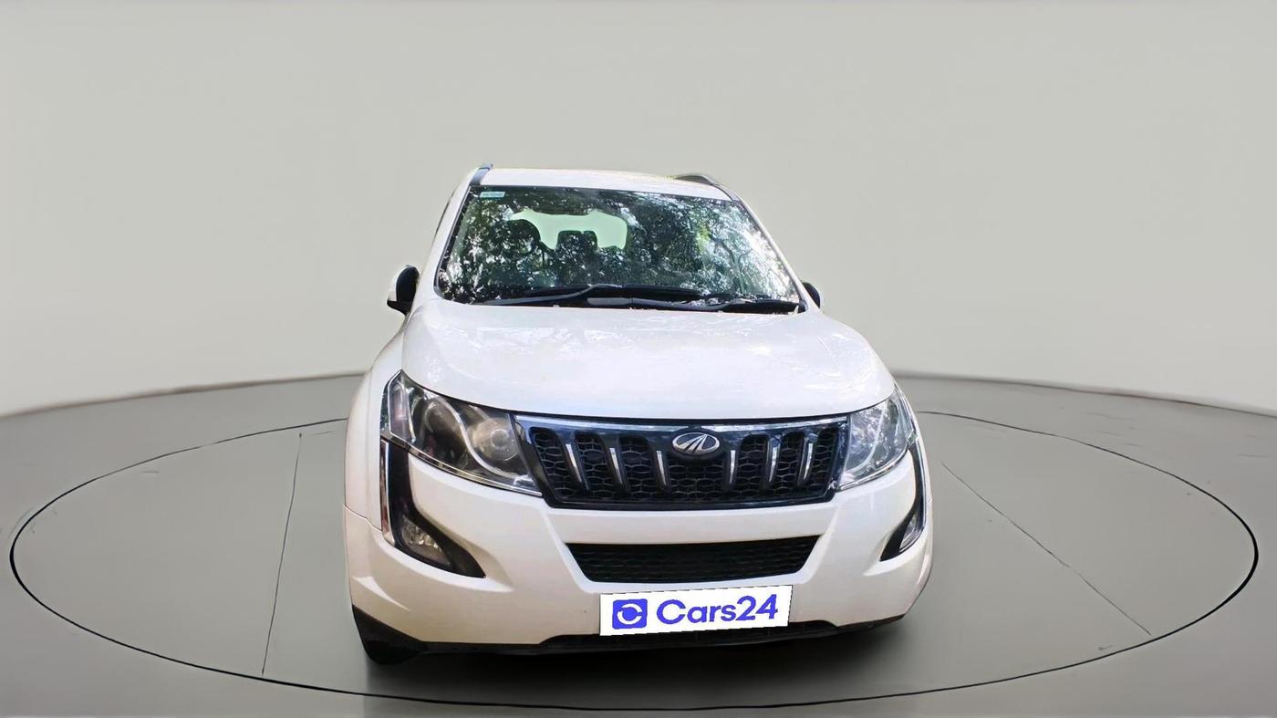 2017 Mahindra XUV500 W6, Diesel, Manual, 98,338 km, exterior