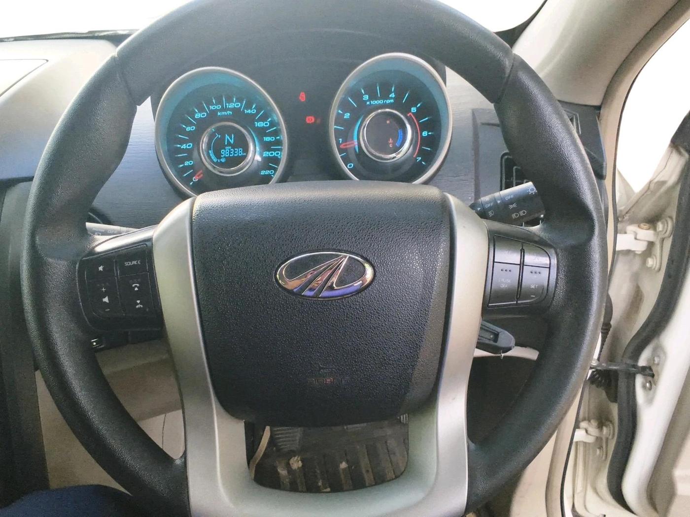 2017 Mahindra XUV500 W6, Diesel, Manual, 98,338 km, interior