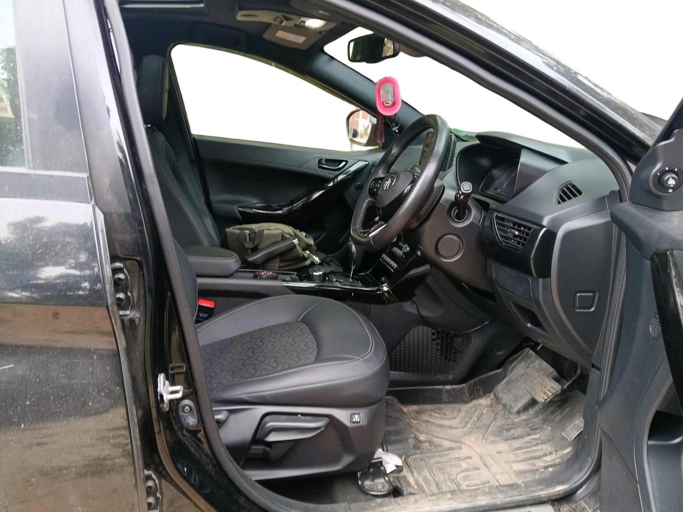 2023 Tata NEXON XZA PLUS LUX SUNROOF DARK PETROL, Petrol, Automatic, 25,249 km, interior