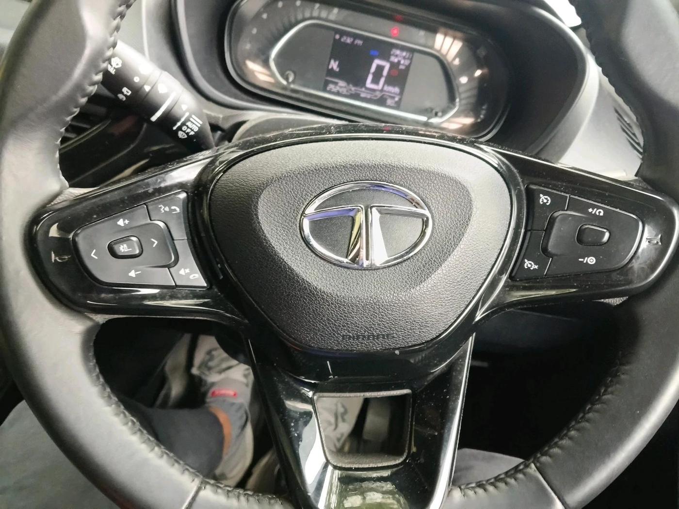 2023 Tata NEXON XZA PLUS LUX SUNROOF DARK PETROL, Petrol, Automatic, 25,249 km, interior