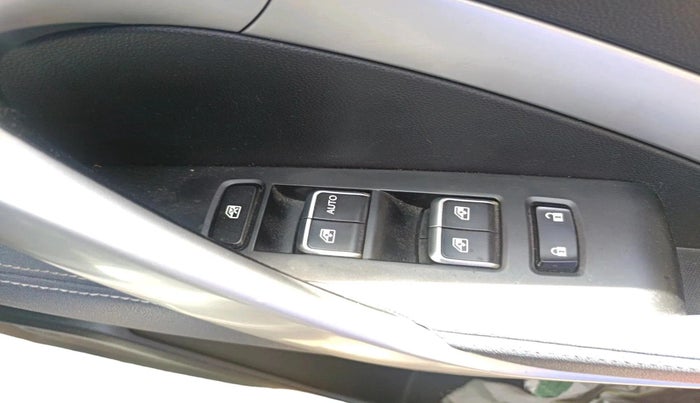 2019 MG HECTOR SUPER HYBRID 1.5 PETROL, Petrol, Manual, 48,130 km, interior