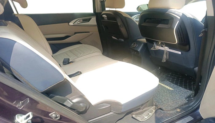 2024 KIA CARENS  LUXURY (O)1.5 TURBO DCT 7 STR, Petrol, Automatic, 6,401 km, interior