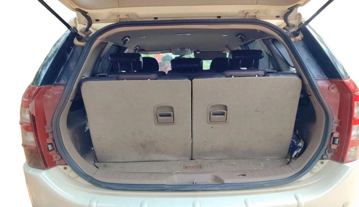 2014 Mahindra XUV500 W4, Diesel, Manual, 1,56,163 km, exterior